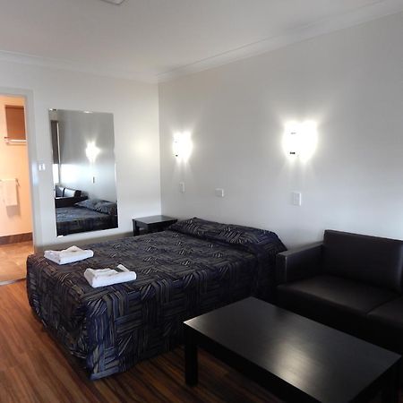 Blackwater Hotel Motel Room photo